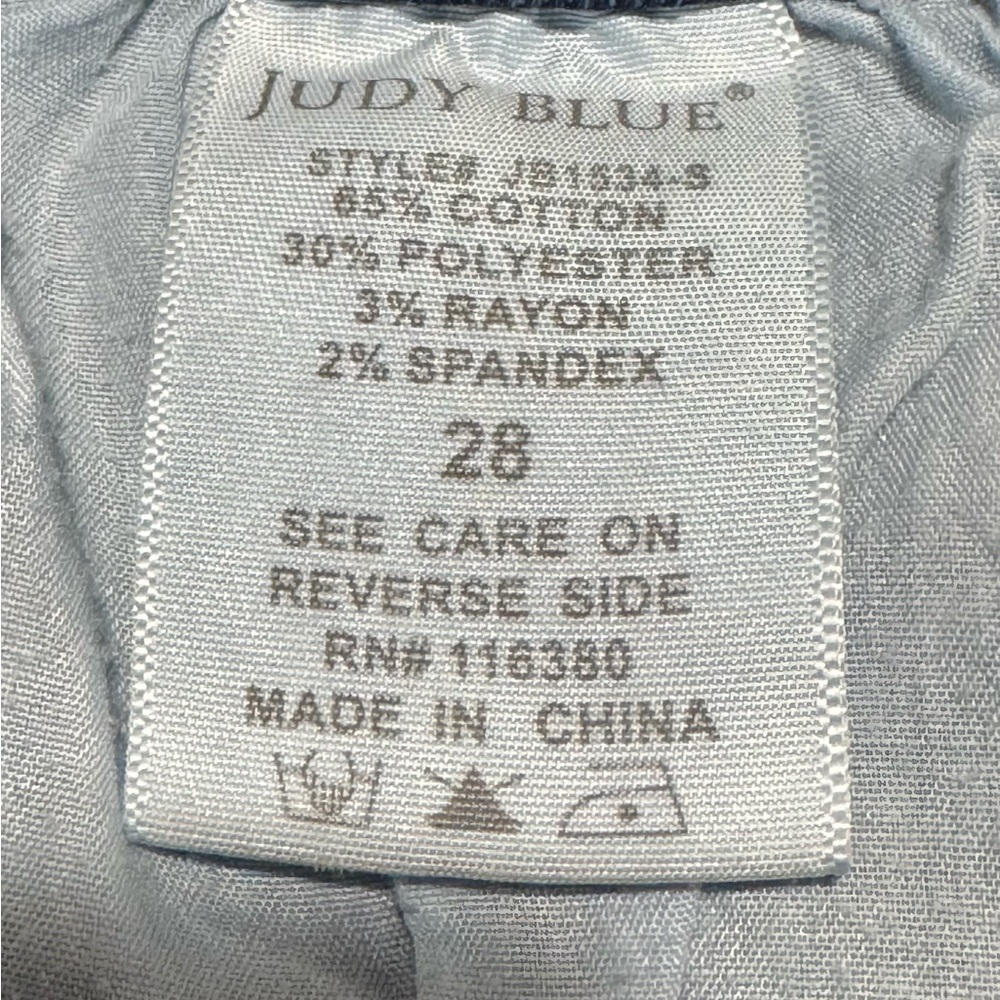 Women’s Judy Blue Jean Shorts Blue Stretch
Cuffed Raw Hem Denim Mid Rise Size 28 - Picture 8 of 8